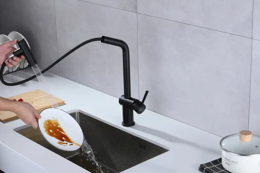 Czarna bateria kuchenna NETT FBB-44 z wyciąganą wylewką